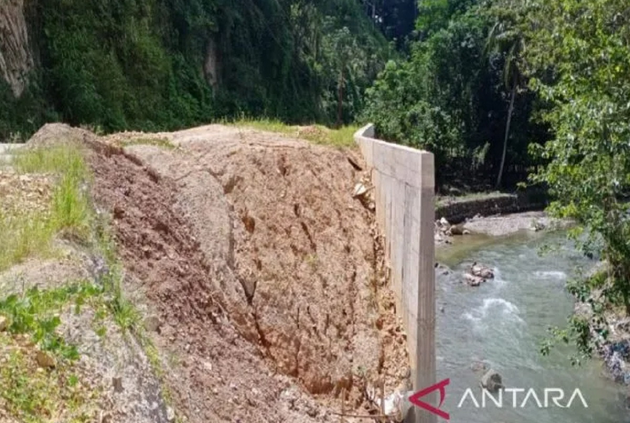 Proyek Dek Penahan Banjir Madina Jadi Temuan BPK - GenPI.co SUMUT