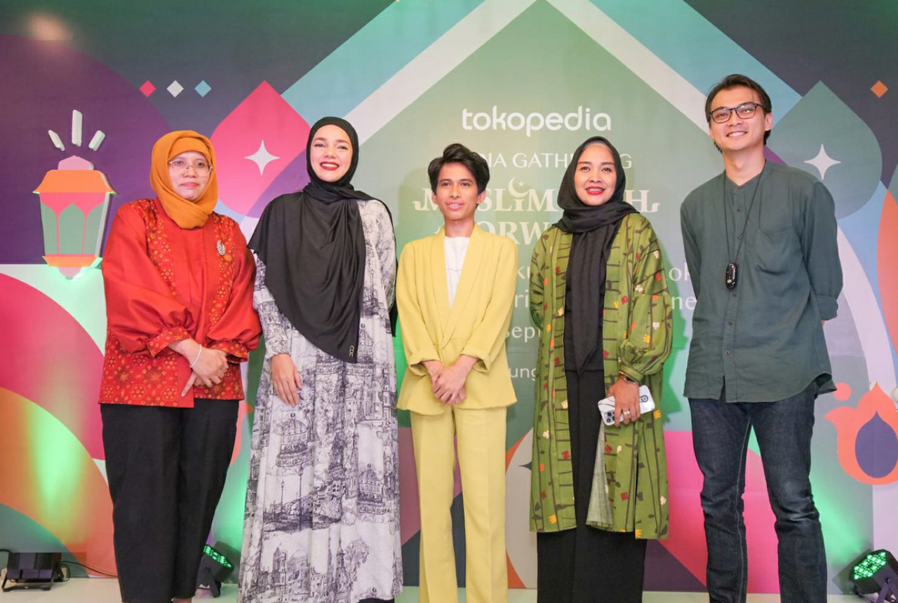 Fesyen Lokal Tampilkan Produk Kece Badai di Muslim Fash Forward 2022 - GenPI.co SUMUT