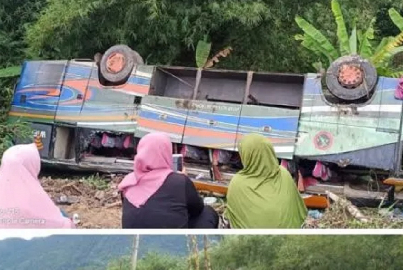 Bus Terguling ke Jurang di Tapsel, 1 Santri Meninggal - GenPI.co SUMUT