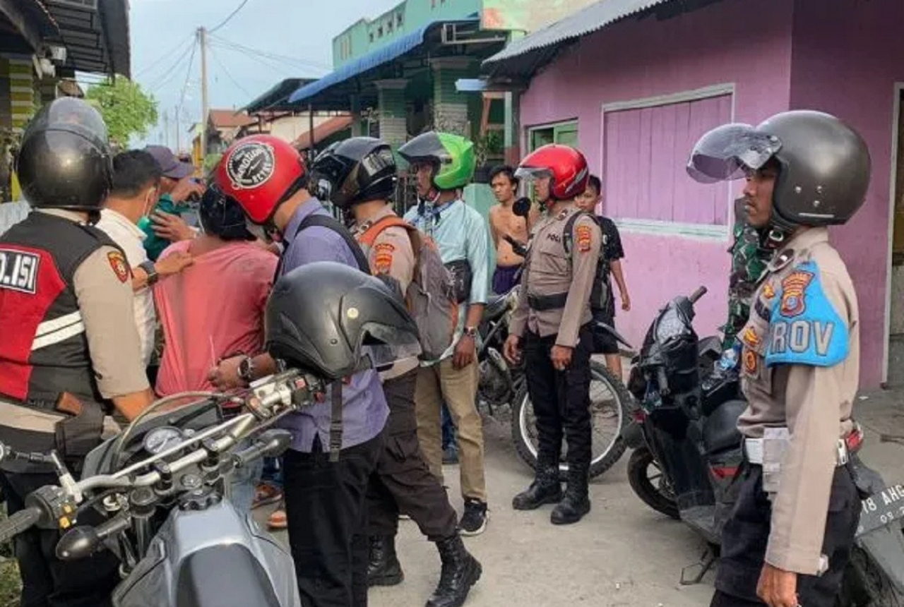 Gerebek Kampung Narkoba di Medan, 2 Orang Ditangkap - GenPI.co SUMUT