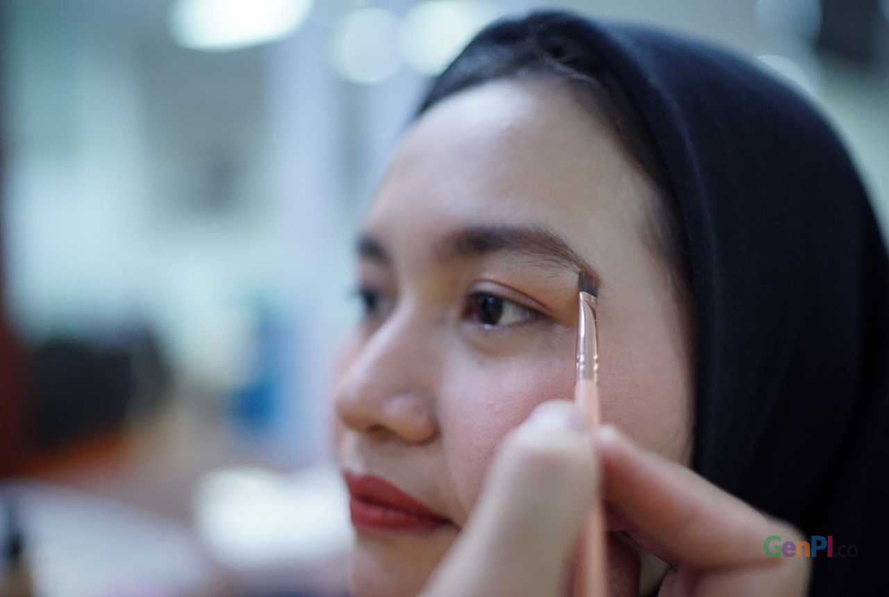 Makeup Simpel untuk Lebaran, Cukup Main di Mata - GenPI.co SUMUT