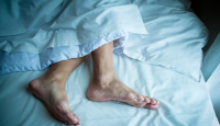 Tidur Tanpa Celana Dalam Bikin Pria Tambah Subur, Bukan Mitos - GenPI.co