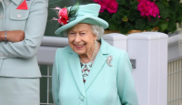 5 Fakta Aturan Busana Kerajaan yang Diterapkan Ratu Elizabeth II - GenPI.co