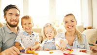3 Cara Mempererat Hubungan dengan Anak Sambung, Keluarga Makin Harmonis - GenPI.co