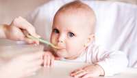 Cara Memberi Makan untuk Anak yang Sedang Tumbuh Gigi, Simak Mom - GenPI.co