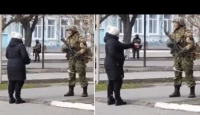 Aksi Nekat Wanita Ukraina, Tentara Rusia Diumpat Habis-habisan - GenPI.co