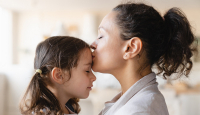 Simbol Kasih Sayang, Ini 4 Manfaat Memberi Apresiasi Pada Anak - GenPI.co