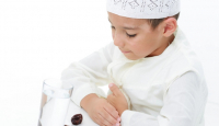 3 Tahapan Mengajarkan Anak Puasa di Bulan Ramadan, Catat Moms - GenPI.co