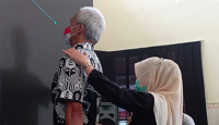 Cedera Tangan Kanan, Ganjar Pranowo Jajal Fisioterapi di RSMS - GenPI.co