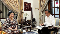Rocky Gerung Sebut Megawati Tak Sopan dengan Jokowi, Ada Apa? - GenPI.co