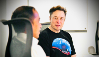 Elon Musk Sebut Tesla Alami Kerugian Miliaran Dolar - GenPI.co