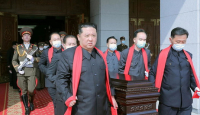 Kim Jong Un Menggotong Peti Mati, Siapa yang Meninggal? - GenPI.co