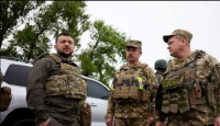 Kunjungi Garis Depan Pertempuran, Presiden Ukraina Pecat Bawahan - GenPI.co