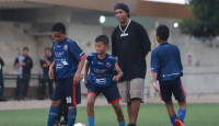 Ronaldinho Kagum dengan Bakat Anak-anak Indonesia, Ini Katanya - GenPI.co