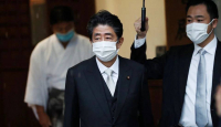 Shinzo Abe Ditembak Saat Sedang Berpidato, Begini Kondisinya - GenPI.co