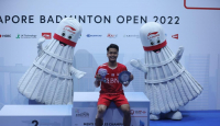Banting Raket Saat Juara Singapore Open, Anthony Ginting Lega - GenPI.co