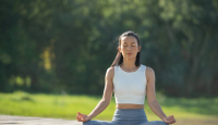 3 Latihan Ringan Benahi Badan Bungkuk Menjadi Tegap, Ada Yoga - GenPI.co