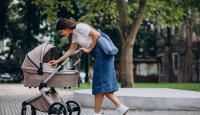 5 Hal yang Perlu Diperhatikan Sebelum Memilih Stroller Bayi - GenPI.co