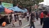 Truk Tabrak Tiang Listrik di Bekasi, 8 Orang Tewas - GenPI.co