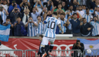 Aziz Yanuar Yakin Argentina Tiru Spanyol Saat Juara Piala Dunia 2010 - GenPI.co
