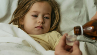 Apa yang Harus Dilakukan Jika Anak Telanjur Minum Obat Sirop Berbahan Kimia? - GenPI.co
