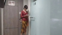 Video Wanita Kebaya Merah Viral, Aktingnya Profesional - GenPI.co