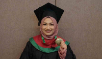 Dwi Lulusan Terbaik UM Surabaya, IPK 4, Tipsnya Bisa Dicoba - GenPI.co