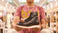Hampir Gulung Tikar, Perajin Sepatu Cibaduyut Bangkit dengan Manfaatkan Marketplace - GenPI.co