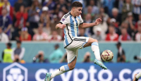 Lionel Messi Pensiun, Julian Alvarez Tulang Punggung Timnas Argentina - GenPI.co
