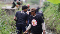 Cegah Banjir, Ganjar Milenial Center Gotong Royong Bersihkan Sungai - GenPI.co