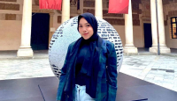 Mahasiswa Berprestasi Unair, Nadia Rajin Promosikan Batik di Italia - GenPI.co