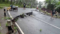 Pergerakan Tanah di Cilacap, Jalan Nasional Jalur Pantai Selatan Rusak - GenPI.co