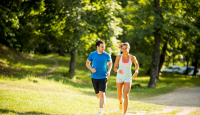 Lari vs Jogging: Mana yang Lebih Baik untuk Menurunkan Berat Badan? - GenPI.co