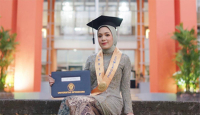 Mutiara Tak Berpuas Diri Jadi Wisudawan Terbaik Universitas Diponegoro - GenPI.co