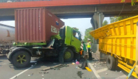 2 Truk Kecelakaan di Tol Tangerang Merak Karena Sopir Mengantuk - GenPI.co