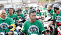 Aksi 'Putihkan Rambut' Jadi Cara 300 Driver Ojol Dukung Ganjar Pranowo - GenPI.co