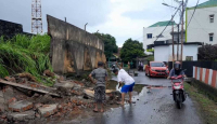 Dinding Stadion di Ternate Maluku Utara Roboh Akibat Hujan Lebat - GenPI.co