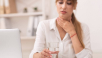 5 Cara Mengatasi Tenggorokan Gatal, Jangan Sampai Keliru - GenPI.co