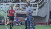 Liga 1, Manajemen Persebaya Surabaya Beri Ultimatum Tim Pelatih - GenPI.co