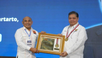 Airlangga Hartarto Raih Tokoh Transformasi Industri pada BKTI PII Award - GenPI.co