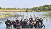 Melestarikan Lingkungan, XL Future Leaders Ajak Mahasiswa ITS Tanam Bibit Mangrove - GenPI.co
