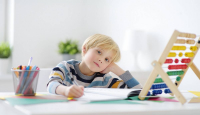 3 Tips Mudah Membantu Anak Menyelesaikan Pekerjaan Rumah - GenPI.co