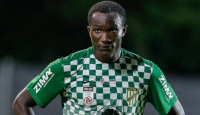 Raphael Dwamena, Striker Timnas Ghana Meninggal Dunia Setelah Jatuh di Tengah Lapangan - GenPI.co