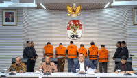 Ketua KPK Firli Bahuri Umumkan Penetapan Tersangka Pj Bupati Sorong - GenPI.co