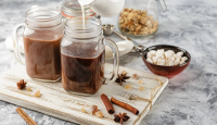 Cocok Diminum Kala Hujan, Tips Mudah Bikin Cokelat Panas Seenak di Kafe - GenPI.co