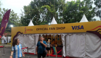 Berburu Merchandise Piala Dunia U-17 2023, Boneka Maskot dan Kaos Paling Laris - GenPI.co