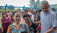Bantu Masyarakat Tangerang, Des Ganjar Adakan Bazar Sembako Murah - GenPI.co