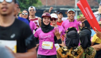 Didukung Warga, Siti Atikoh Istri Ganjar Pranowo Selesaikan Borobudur Marathon 42 KM - GenPI.co
