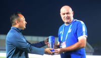 Persib Panen Penghargaan, Bojan Hodak Pelatih Terbaik, da Silva Player of The Month - GenPI.co