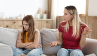 3 Cara Membuat Anak Memahami Sudut Pandang Orang Tua - GenPI.co